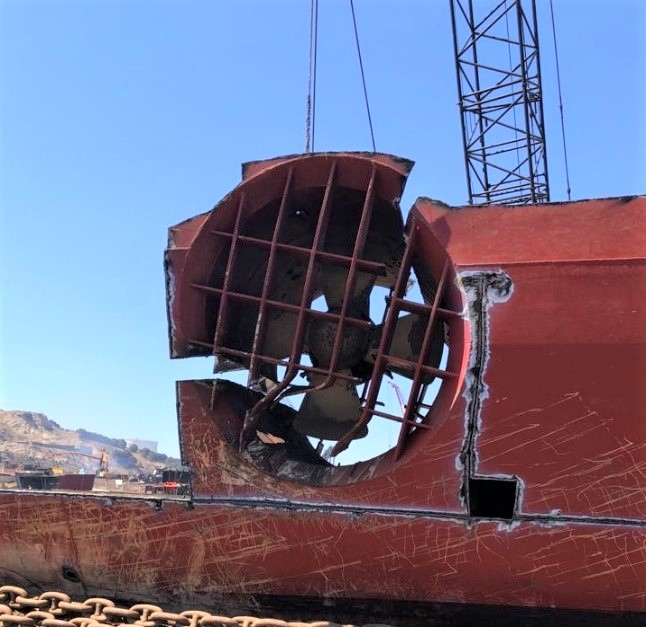 CTI records a bow thruster being removed from a vessel in the concretised cutting area